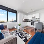 Wimbledon Two Bedroom Luxury Stays - Central London